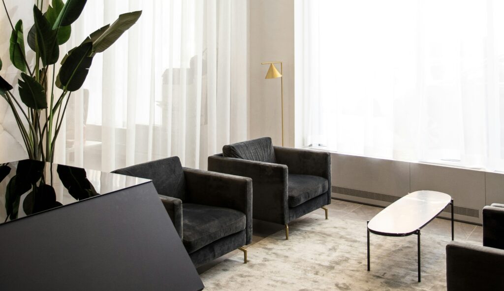 Transparant/in-between - Brandvertragende gordijnen