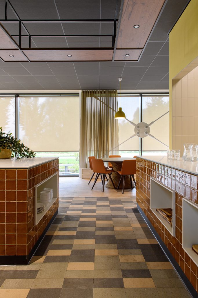 Stijlvolle daglichtregulatie met optimale akoestiek – Apeldoorn - Afbeelding 1