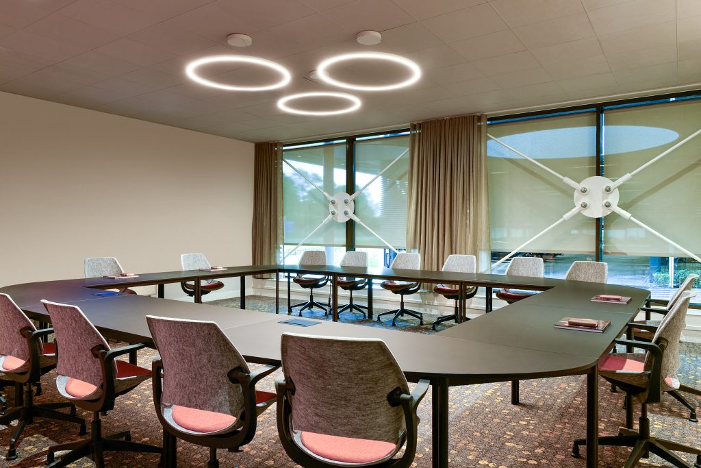 Stijlvolle daglichtregulatie met optimale akoestiek – Apeldoorn