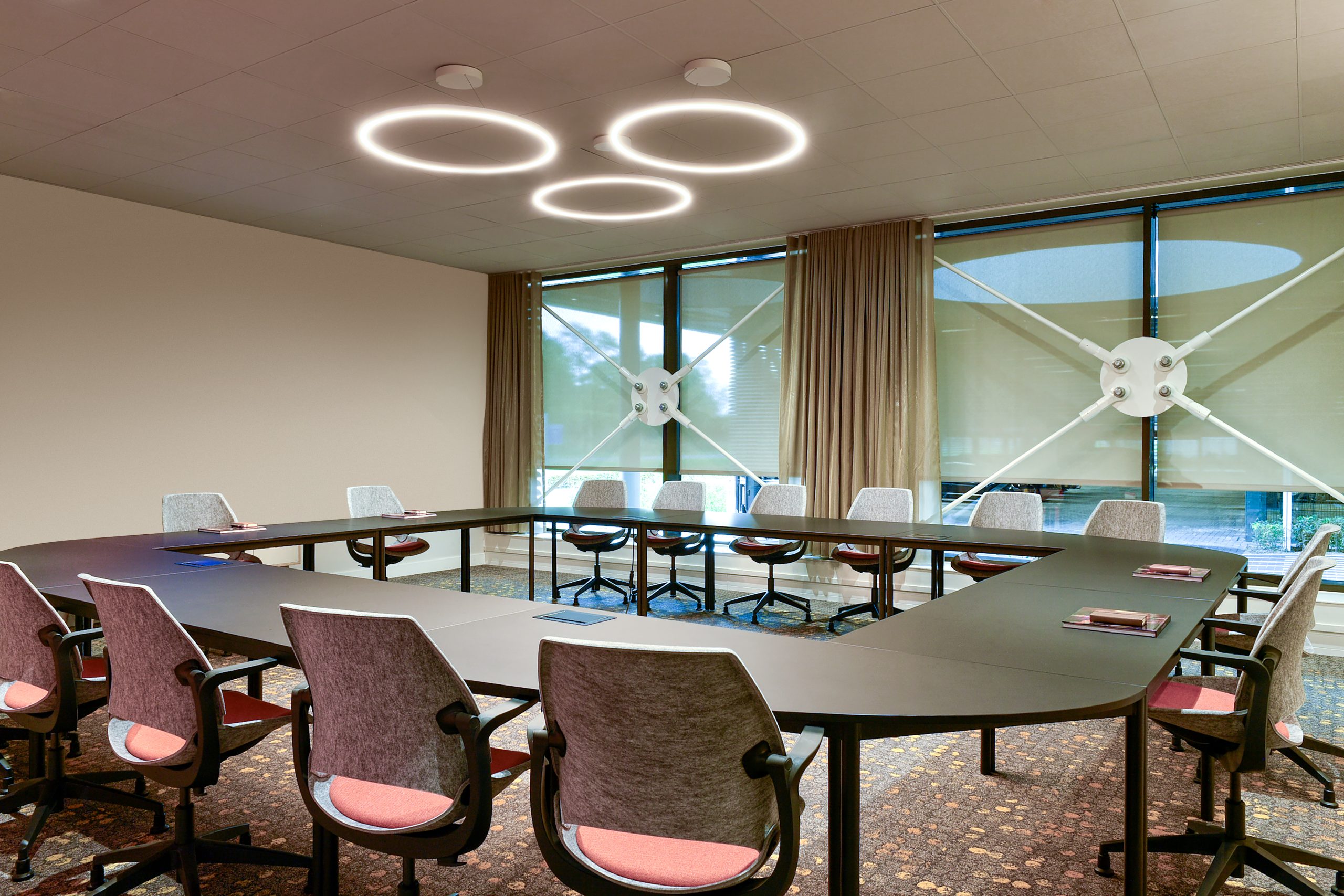 Stijlvolle daglichtregulatie met optimale akoestiek – Apeldoorn - Uitgelichte afbeelding