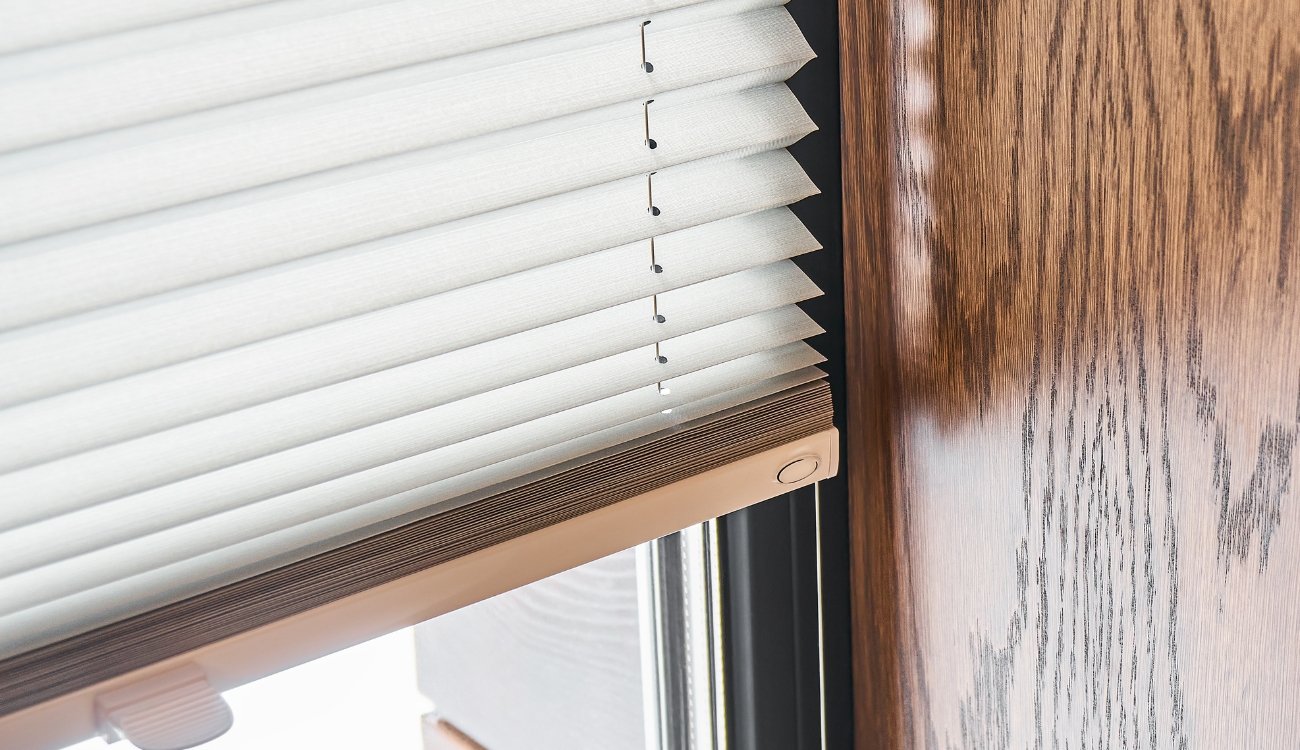 JEWEL plissés detail 2